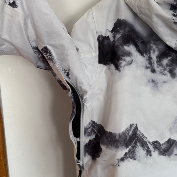 Snowboarding Jacket GSOU Snow Black and White Mountain Print Jacket - Picture 6 of 12
